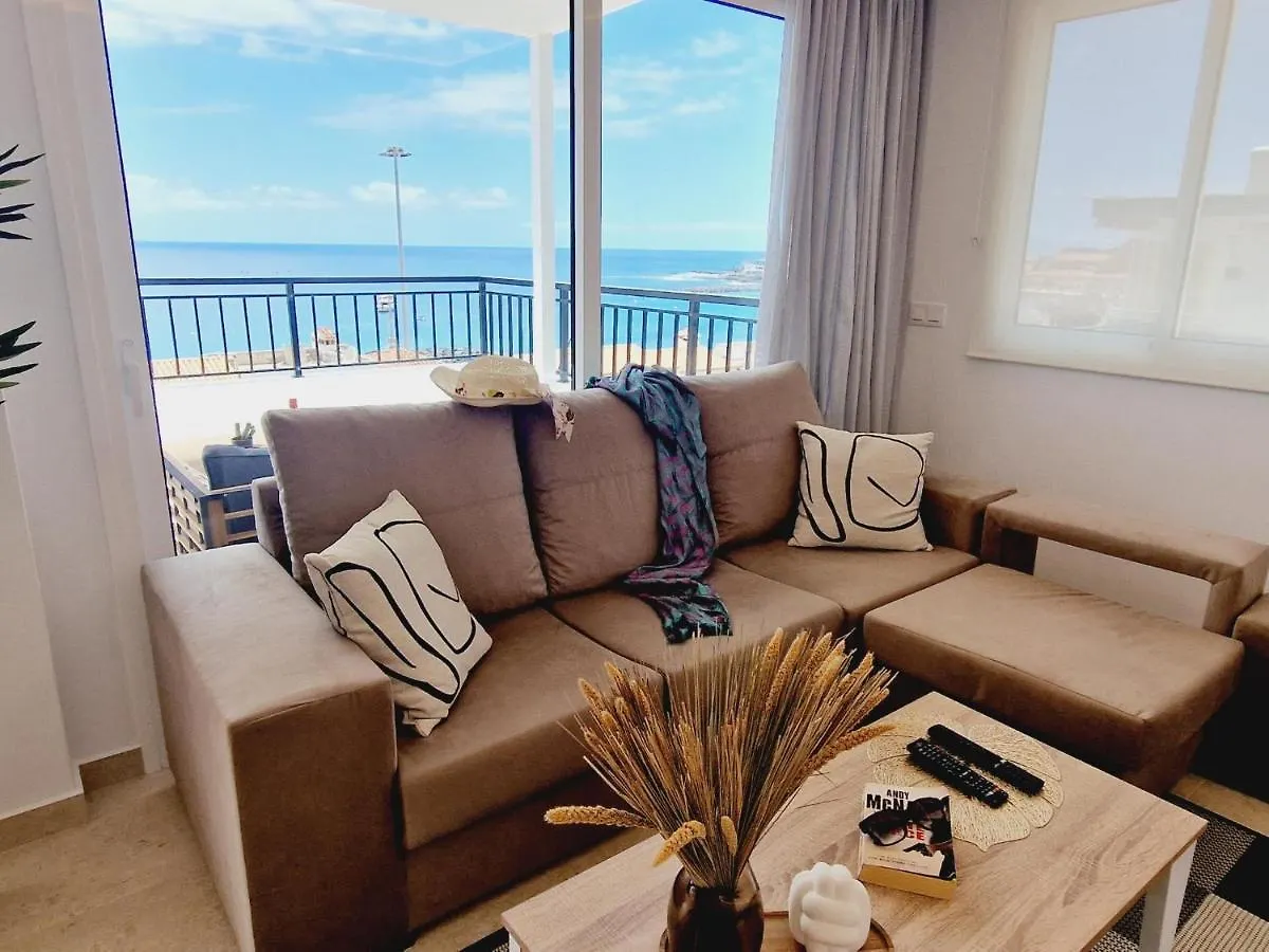 Rooftop Las Vistas, 2 Bedrooms First Line Los Cristianos  Dom wakacyjny Los Cristianos (Tenerife)